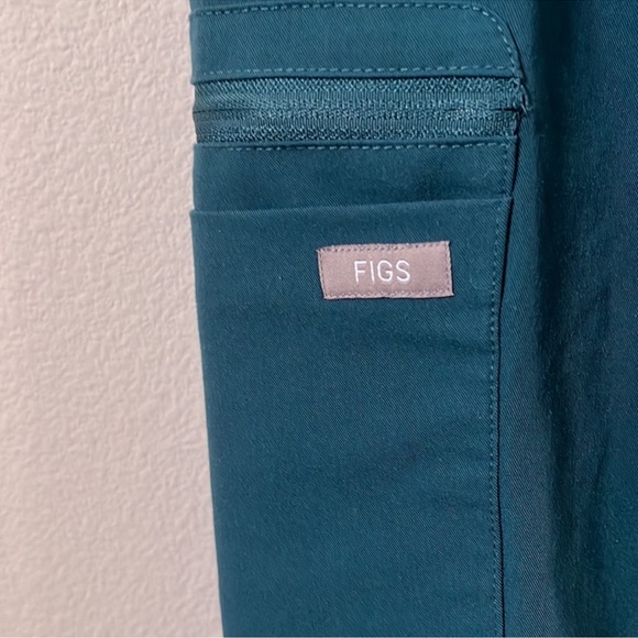 Figs Scrub Set - Picture 7 of 12